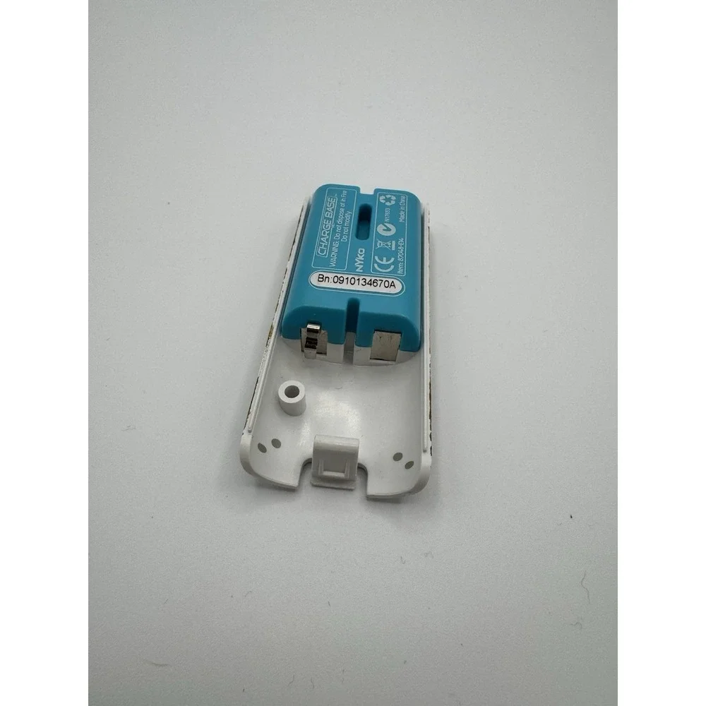 NYKO Nintendo Wii Remote Battery Grip Cover Door Lid Cover W/ Battery